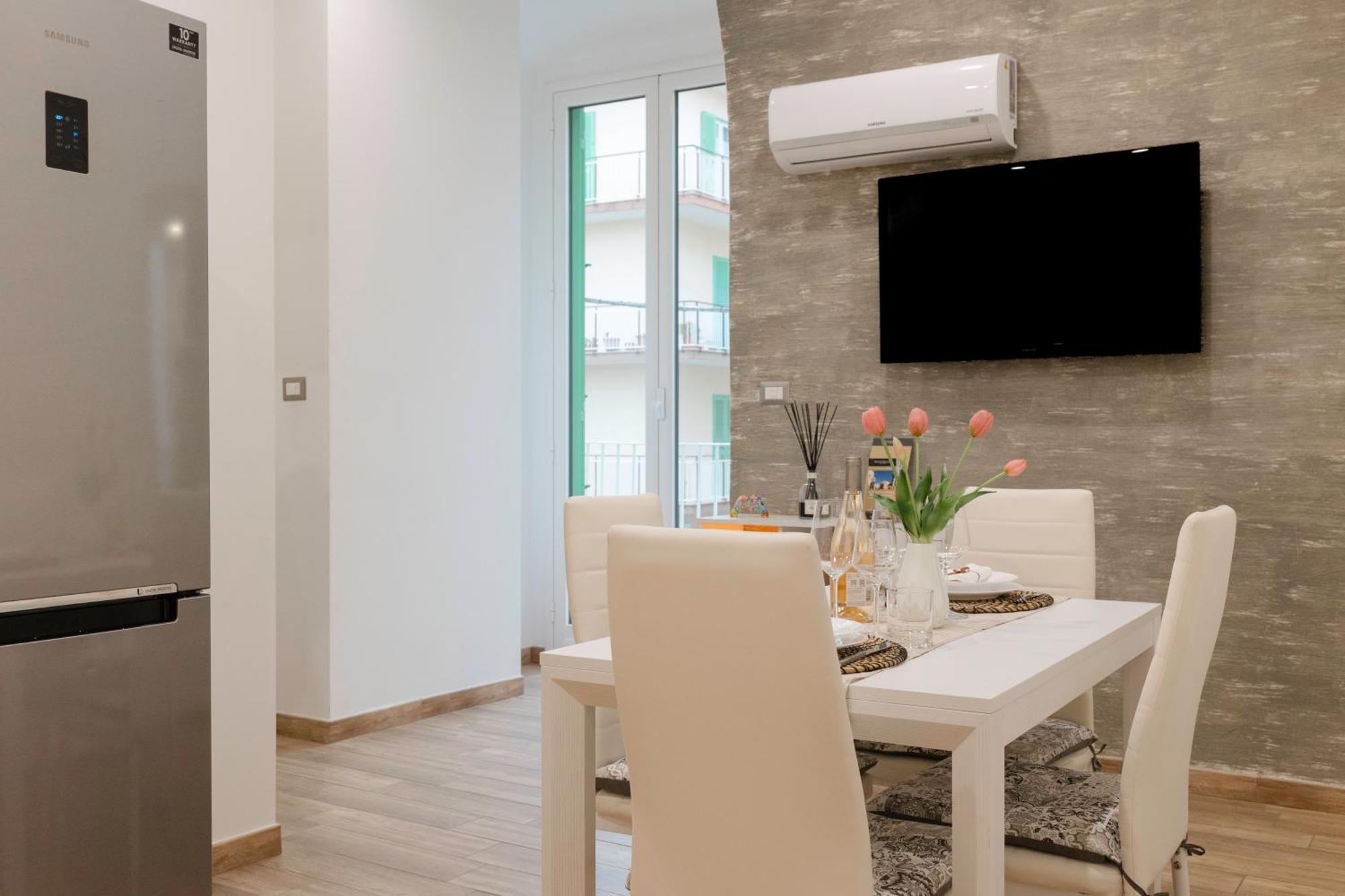Eden Suite - Central Apartment With Balcony - Molfetta Buitenkant foto