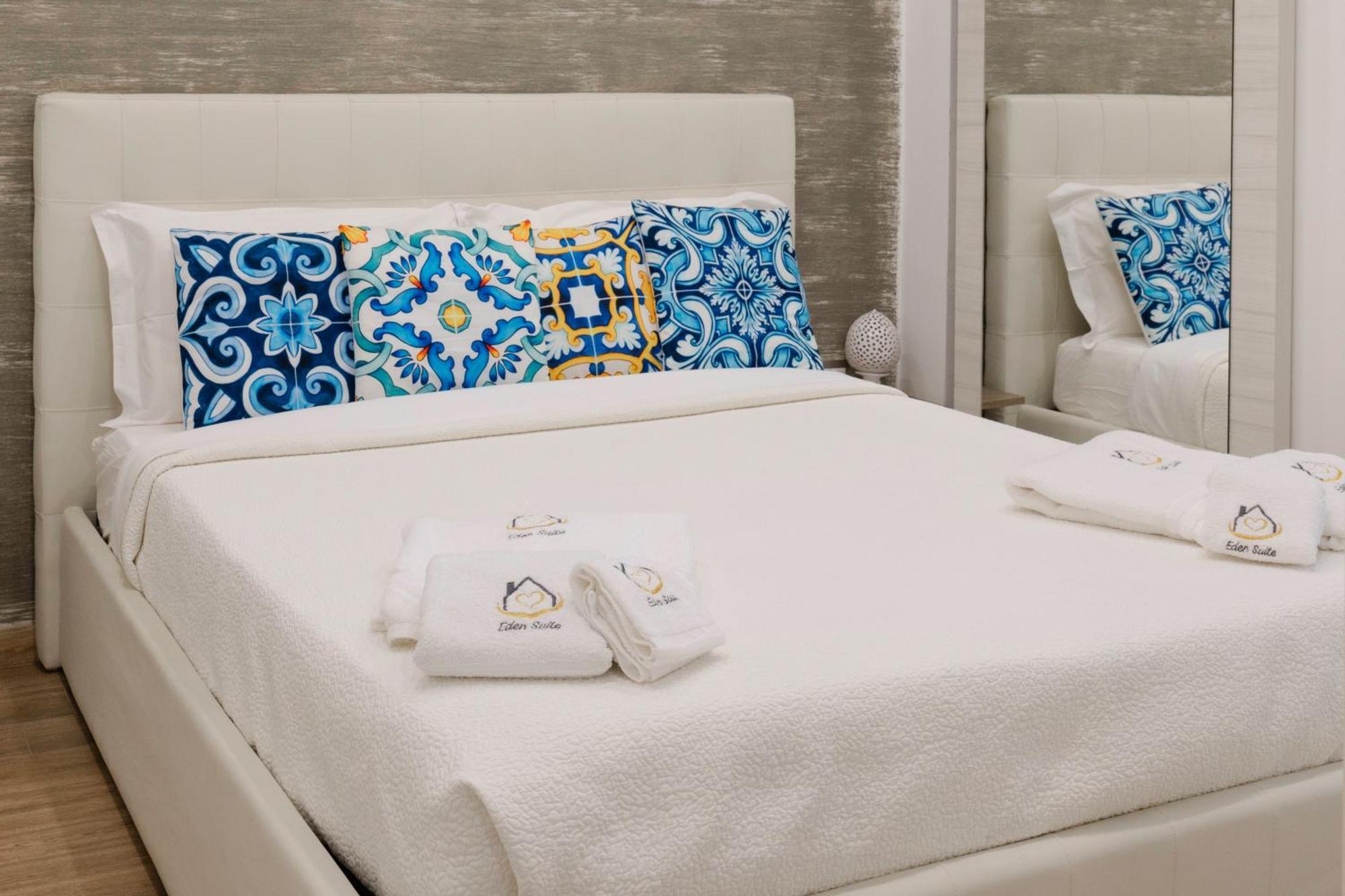 Eden Suite - Central Apartment With Balcony - Molfetta Buitenkant foto